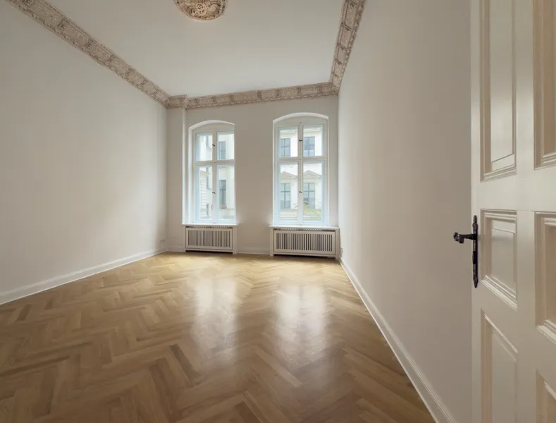 Befristet für 1,5 Jahre: Hochwertig sanierte 3-Zimmerwohnung mit ca. 94 m² im Riehmers Hofgarten — photo 1